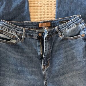 Judy Blue Women’s Relaxed Wide Crop Jeans - Medium Blue Wash